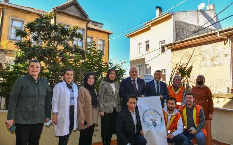 شهردار بزرگ شهر ترابزون از انجمن فرهنگی و همبستگی هزاره های افغانستان دیدار کردند