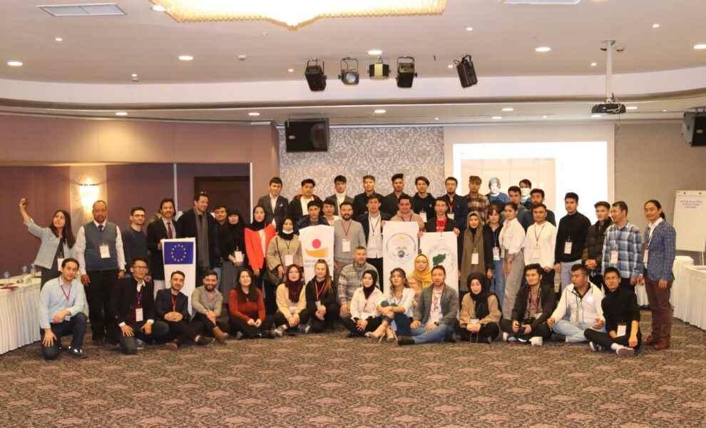 AHCSA ve HÖKDD olarak yürüttüğümüz “Birlikten Kuvvet Doğar″ projesi kapsamında her iki derneğin şehir temsilcilerine üç günlük eğitim seminerleri gerçekleştirildi