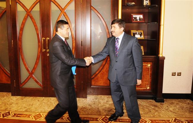 AFGANİSTAN HAZARALARI DERNEĞİ’NDEN VALİ ÖZ’E ZİYARET