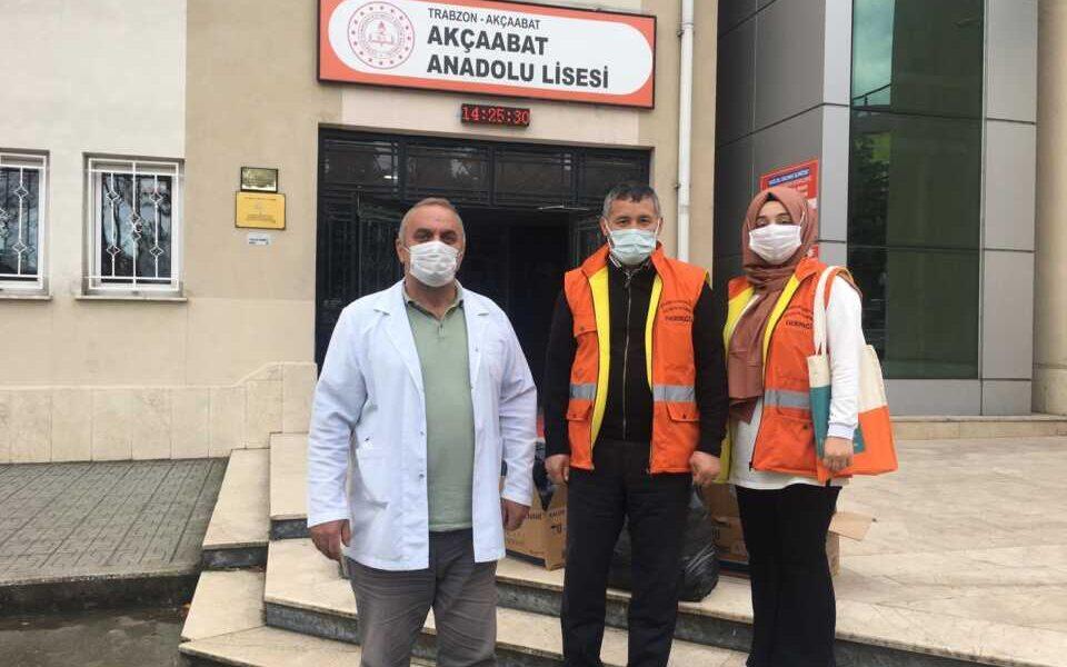 Yönetim Kurulu’muzun Başkanı ve Üyesi Akçaabat Anadolu Lisesini Ziyaret Etti.