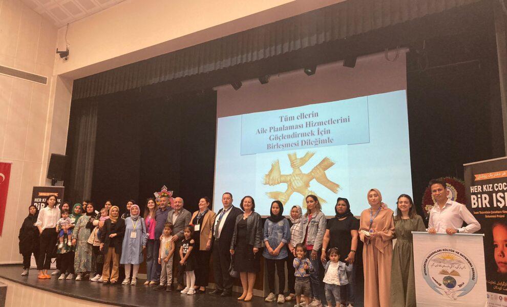 Her Kız Çocuk Bir Işık Projesinin Açılışı Eğitim Semineri ile Gerçekleşti